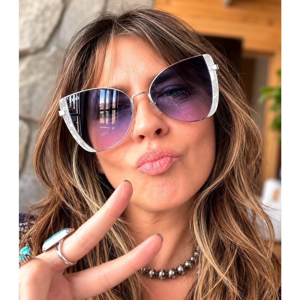 Quay Australia X Love Island Glow Up Sunglasses Blue Pink Gradient Cat Eye +case